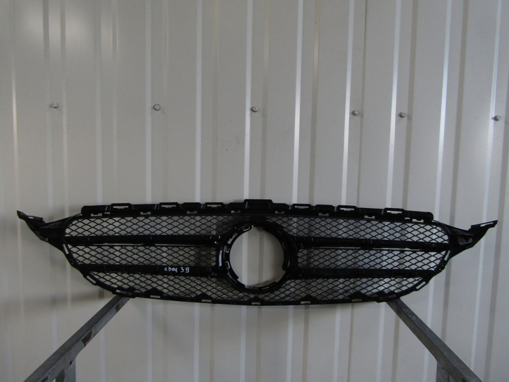 Maska (grill) atrapa Mercedes C-klasa 205 lift 18-