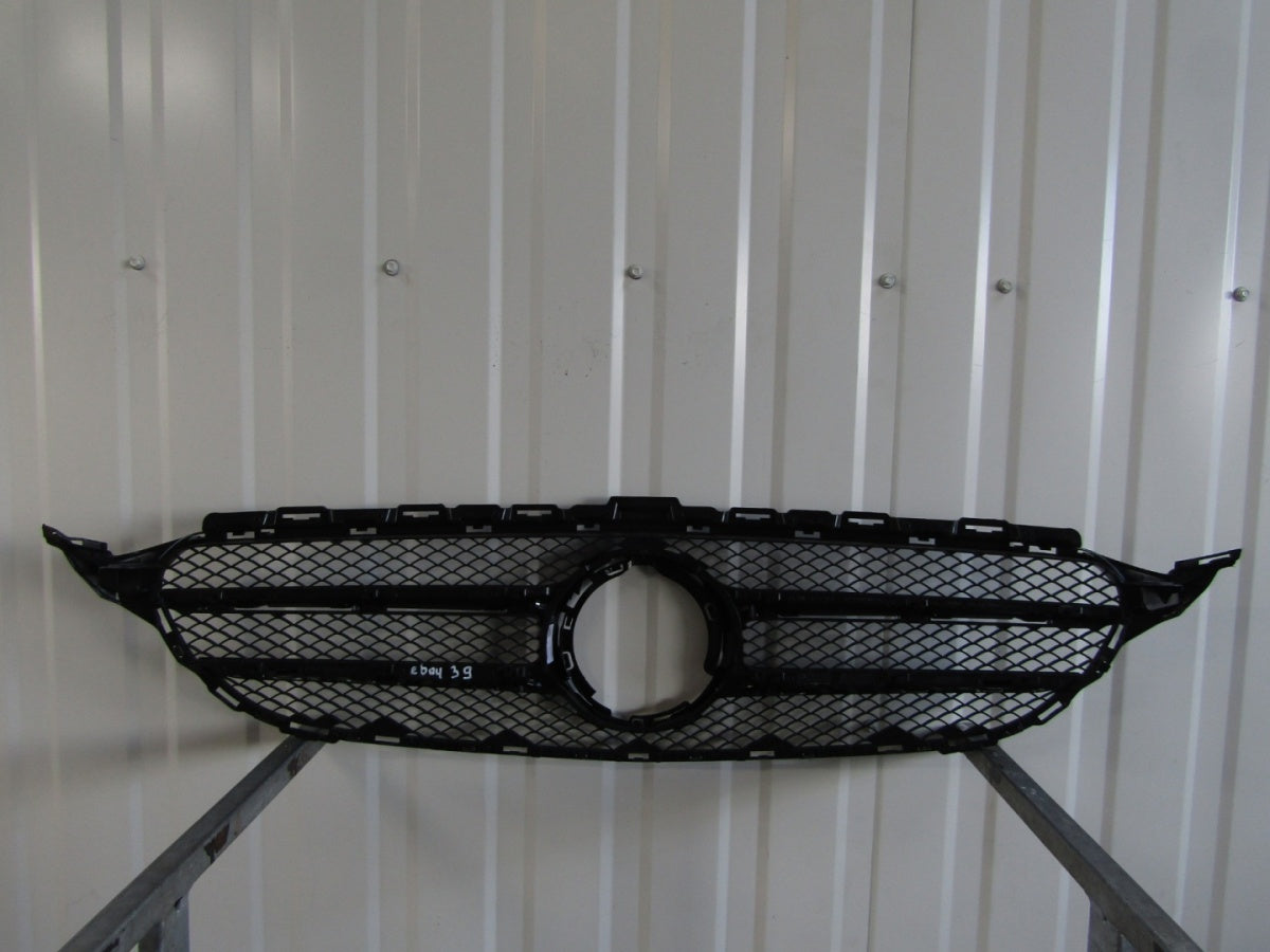 Maska (grill) atrapa Mercedes C-klasa 205 lift 18-