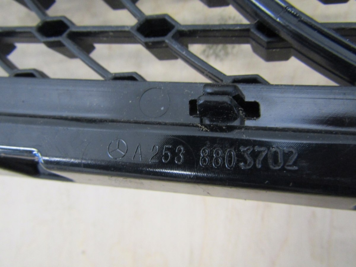 Maska (grill) atrapa Mercedes GLC W253 19- LIFT