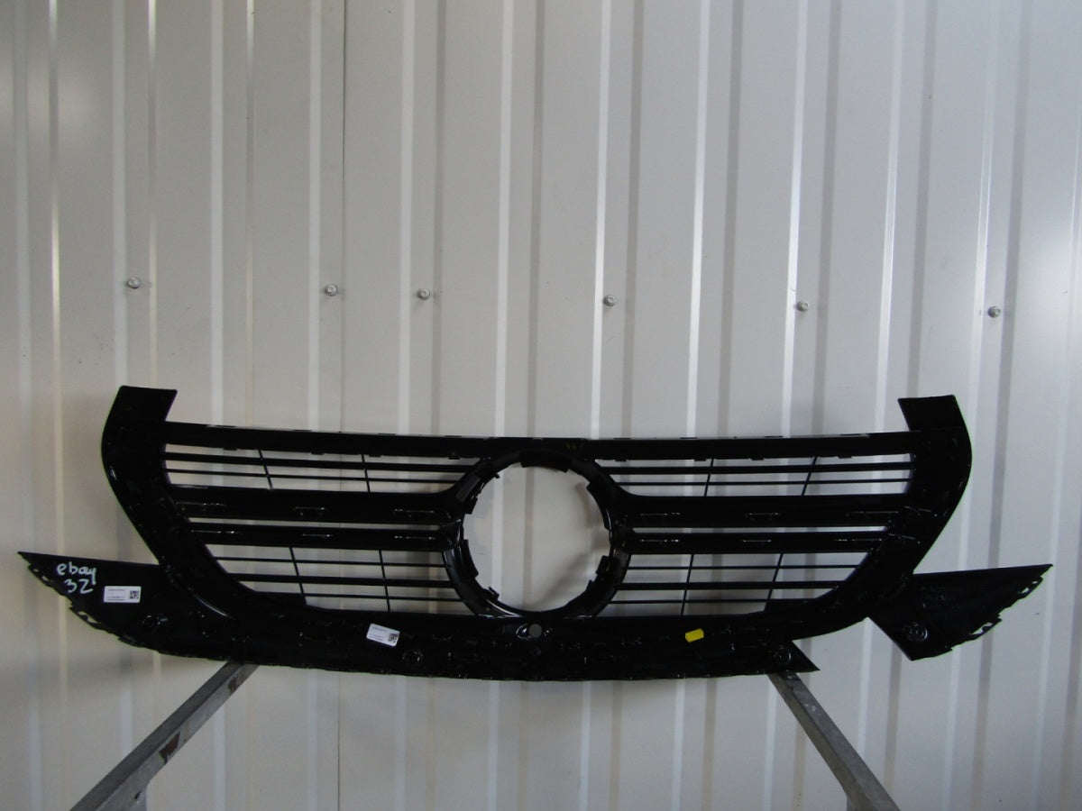 Maska (grill) atrapa Mercedes EQC 293 AMG kamera