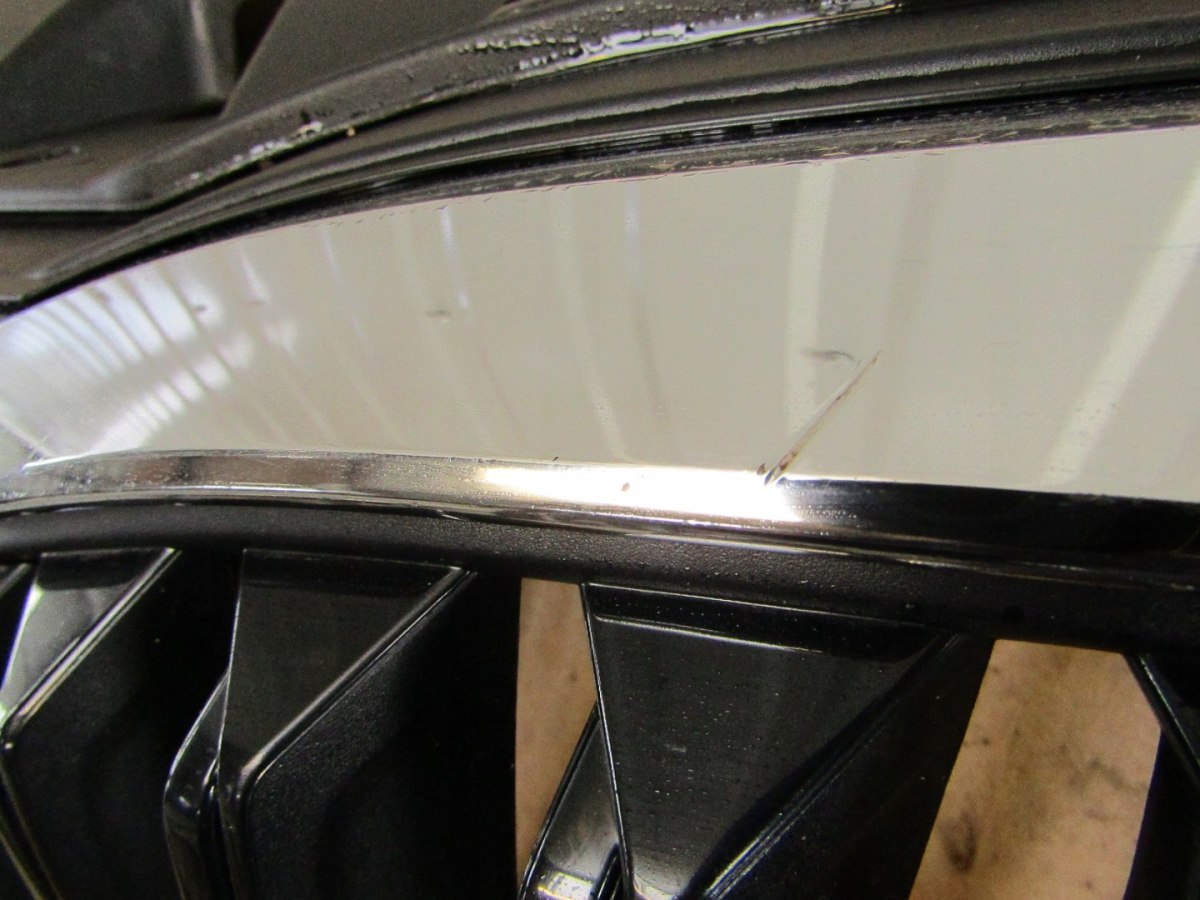 Prednji branik Grill atrapa hrom Skoda Octavia IV