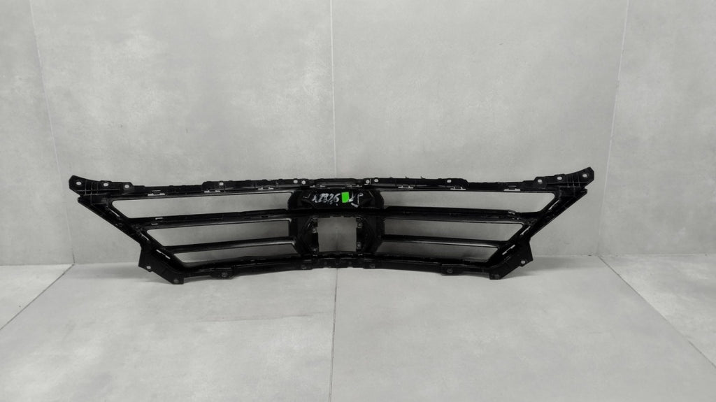 Maska (grill) atrapa kratka środkowa Lamborghini Urus Performante 4ML807639D