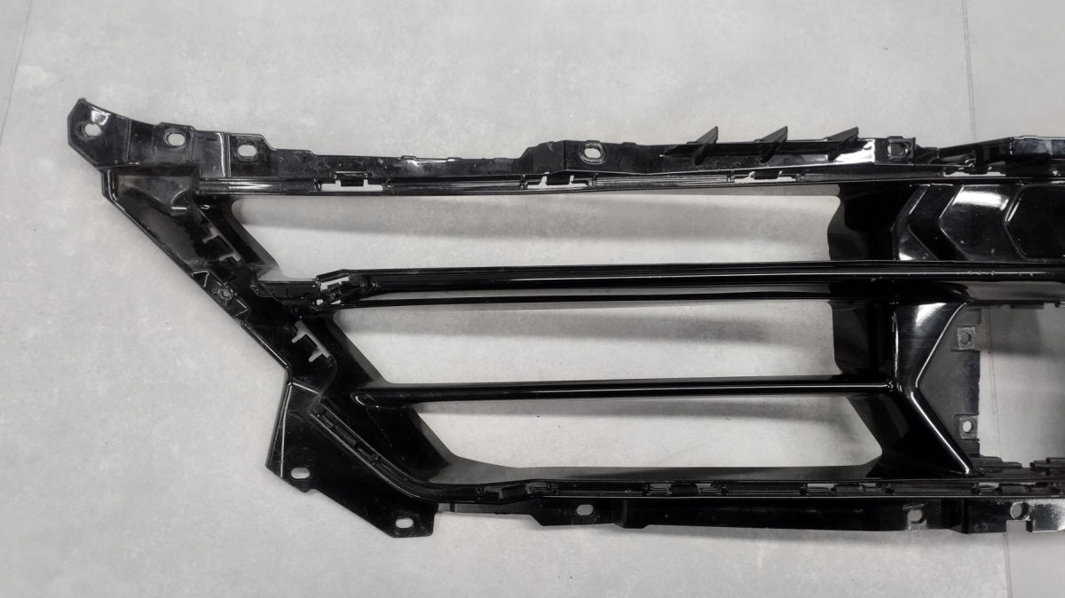 Maska (grill) atrapa kratka środkowa Lamborghini Urus Performante 4ML807639D