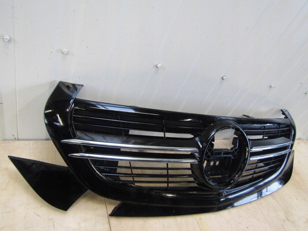 Maska (grill) atrapa na kamerę i radar Mercedes EQC AMG 19