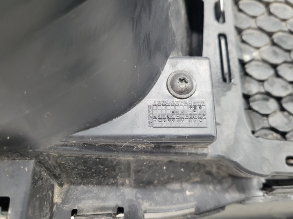 Maska (grill) atrapa prednja prednja Jeep Renegade Lift 18-