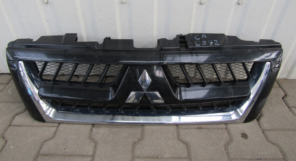 Prednji branik Grill atrapa MITSUBISHI PAJERO 3 III 03-06 LIFT