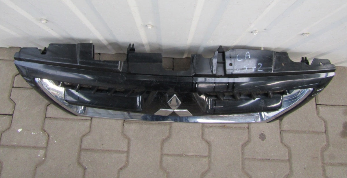 Prednji branik Grill atrapa MITSUBISHI PAJERO 3 III 03-06 LIFT
