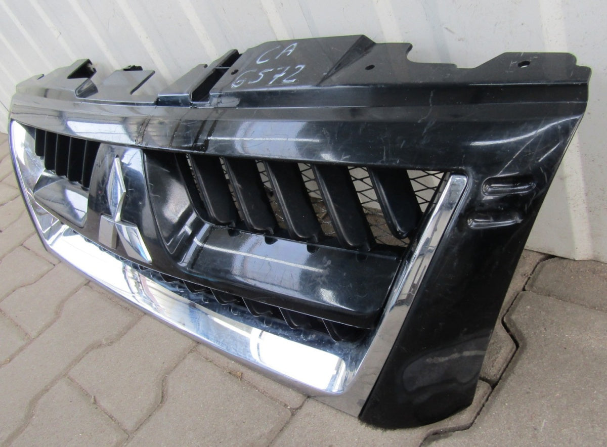 Prednji branik Grill atrapa MITSUBISHI PAJERO 3 III 03-06 LIFT