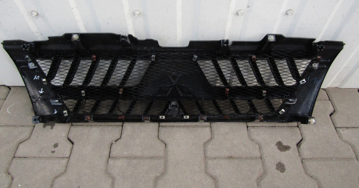 Prednji branik Grill atrapa MITSUBISHI PAJERO 3 III 03-06 LIFT