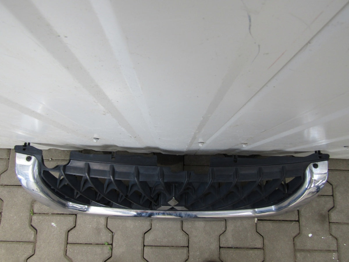 Prednji branik Grill atrapa MITSUBISHI PAJERO SPORT 98-2002