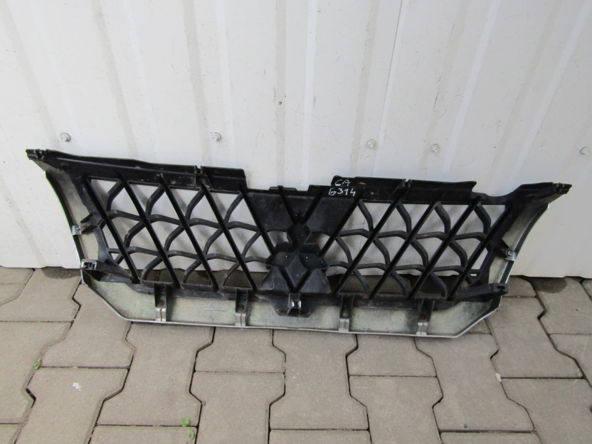 Prednji branik Grill atrapa MITSUBISHI PAJERO SPORT 98-2002
