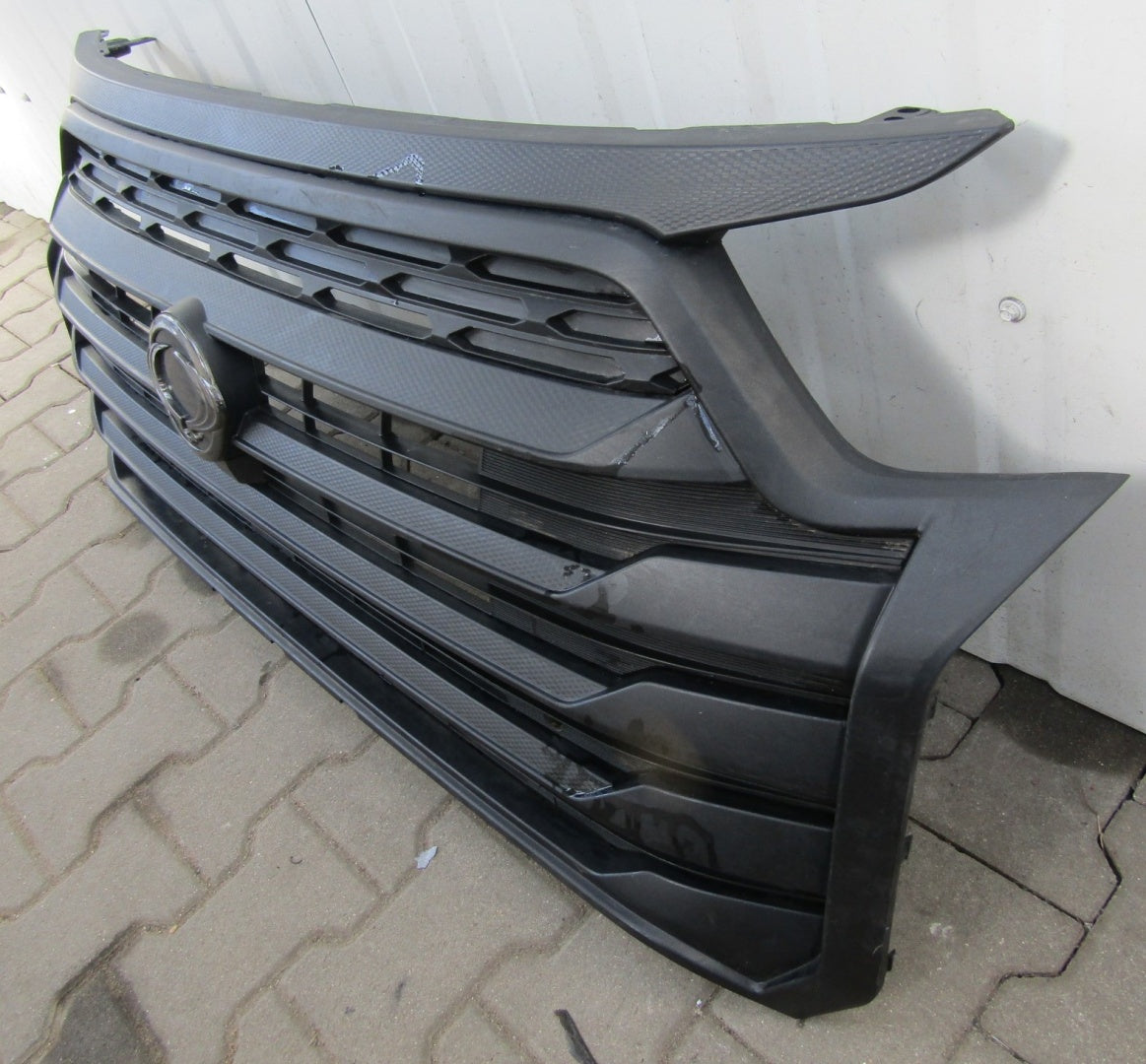 Prednji branik Grill atrapa SSANGYONG REXTON 2 II SPORT CARBON LIFT 20-