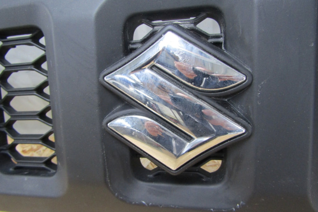 Prednji branik grill maska SUZUKI JIMNY 4 IV 18-