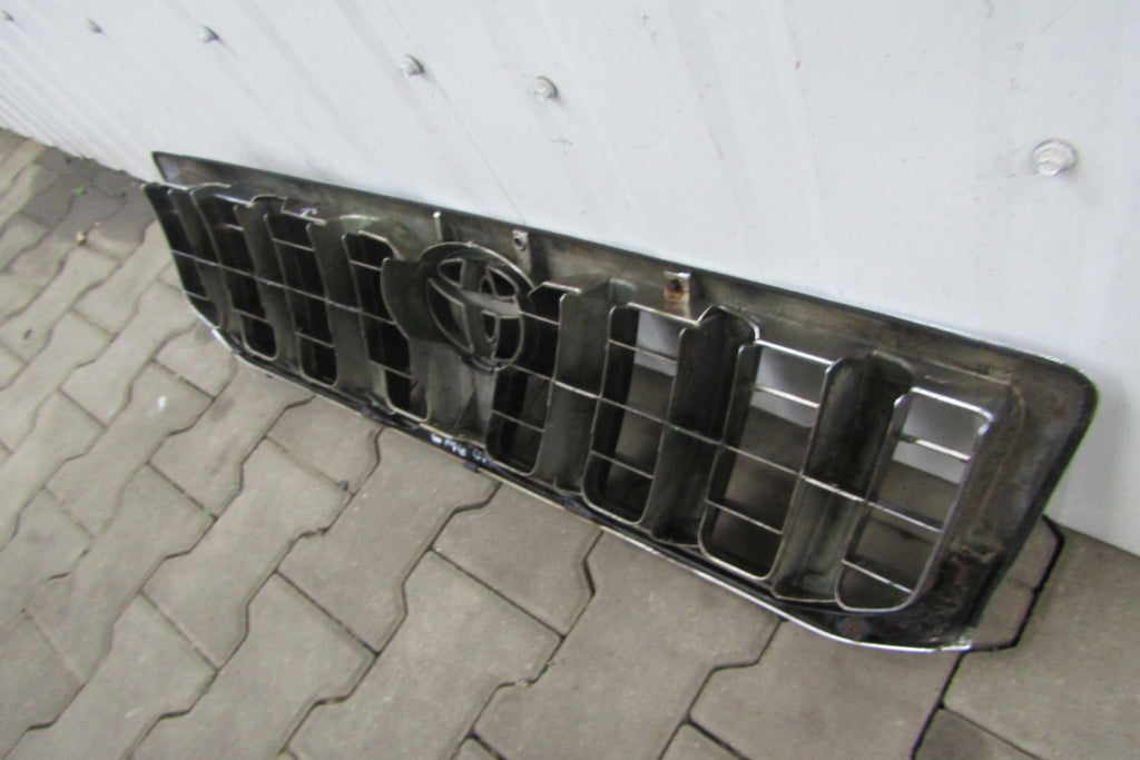 Prednji branik Grill atrapa TOYOTA LAND CRIUSER J120 2002-
