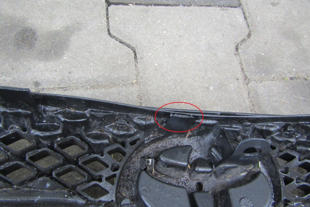 Prednji branik Grill atrapa TOYOTA COROLLA E12 TSPORT 05-