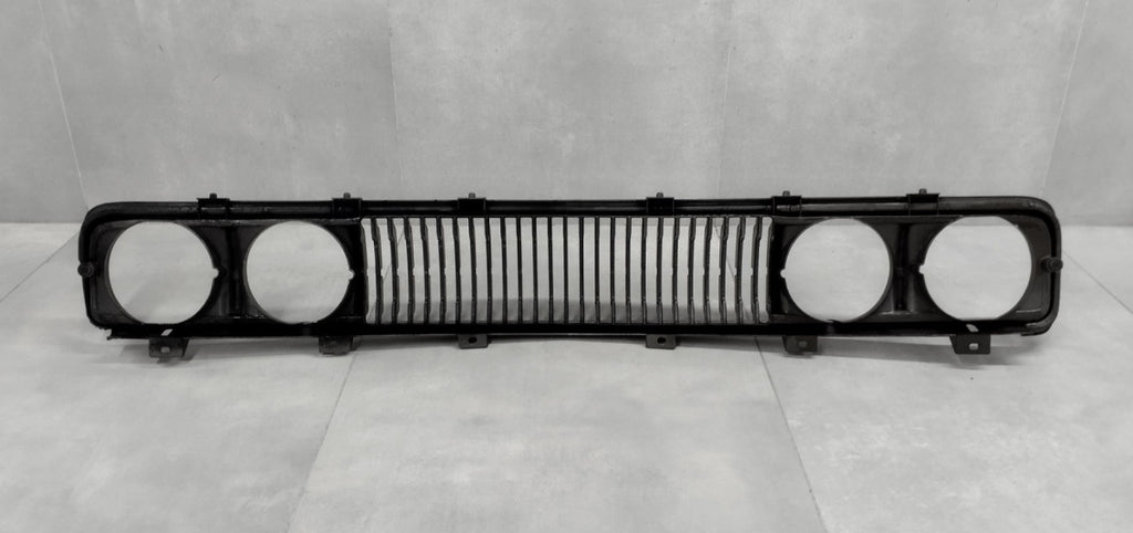 Maska (grill) atrapa chłodnicy DATSUN / NISSAN 620 1973-1979