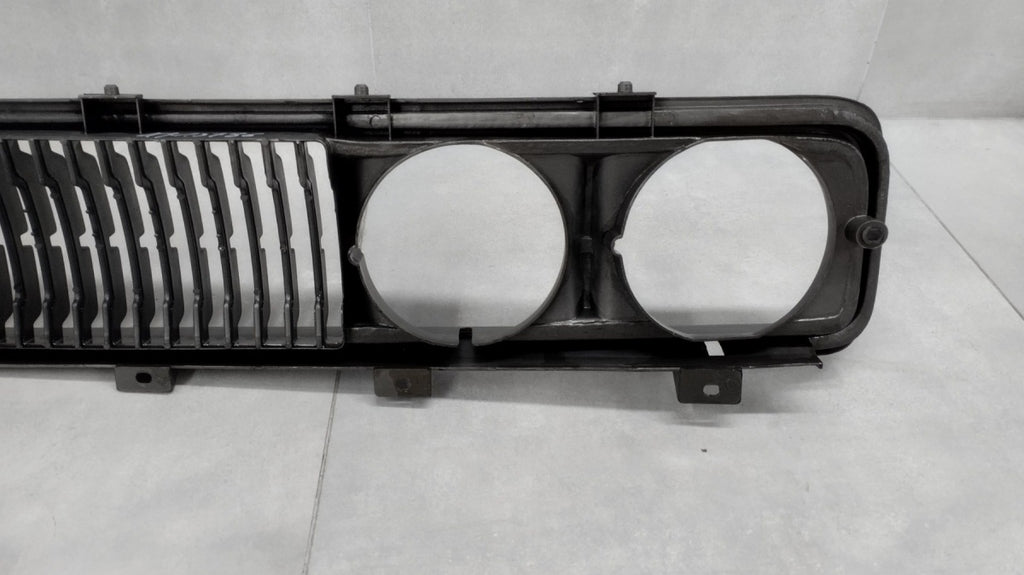 Maska (grill) atrapa chłodnicy DATSUN / NISSAN 620 1973-1979