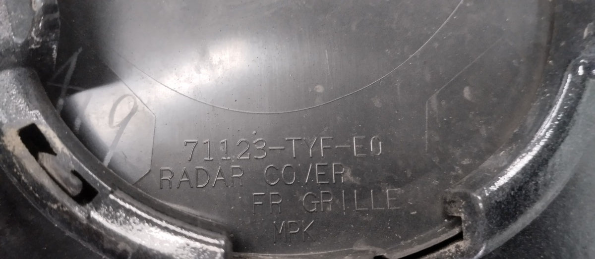 Maska (grill) atrapa zderzaka prednja Honda E Electric ZC7 2019-2024 71121-TYF-E0