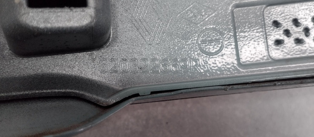 Maska (grill) Atrapa Chłodnicy Ramka zderzaka przedniego Renault 4 E-Tech 620322669R