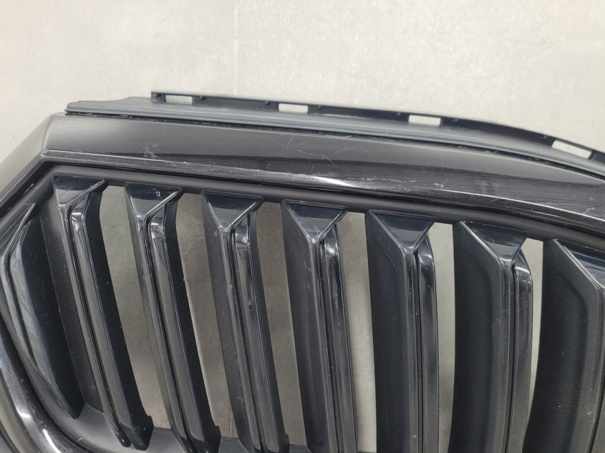 Maska (grill) atrapa zderzaka prednja Skoda Octavia 4 IV 5E3 19-23