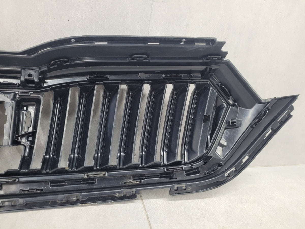 Maska (grill) atrapa zderzaka prednja Skoda Octavia 4 IV 5E3 19-23
