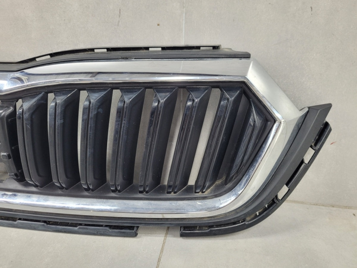 Maska (grill) atrapa zderzaka prednja Skoda Octavia 4 IV 5E3 19-23