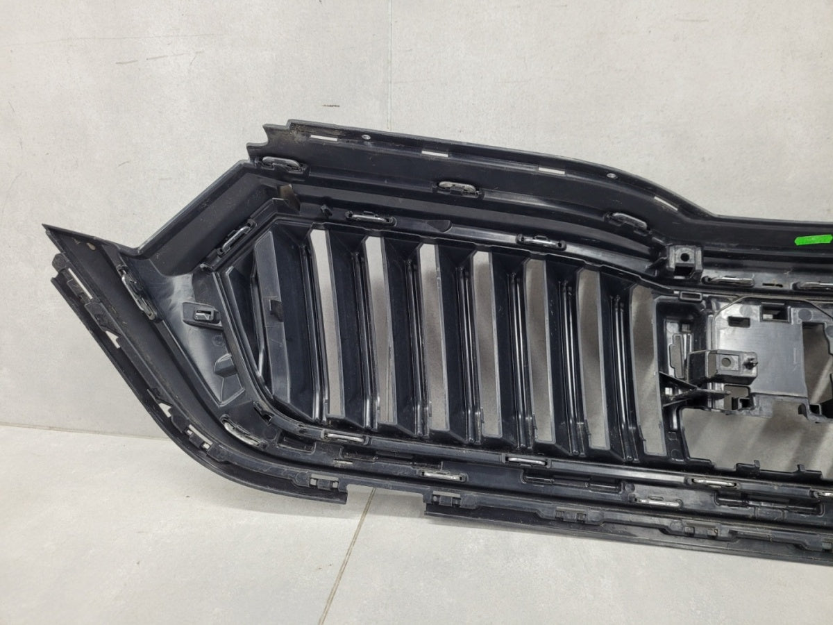Maska (grill) atrapa zderzaka prednja Skoda Octavia 4 IV 5E3 19-23