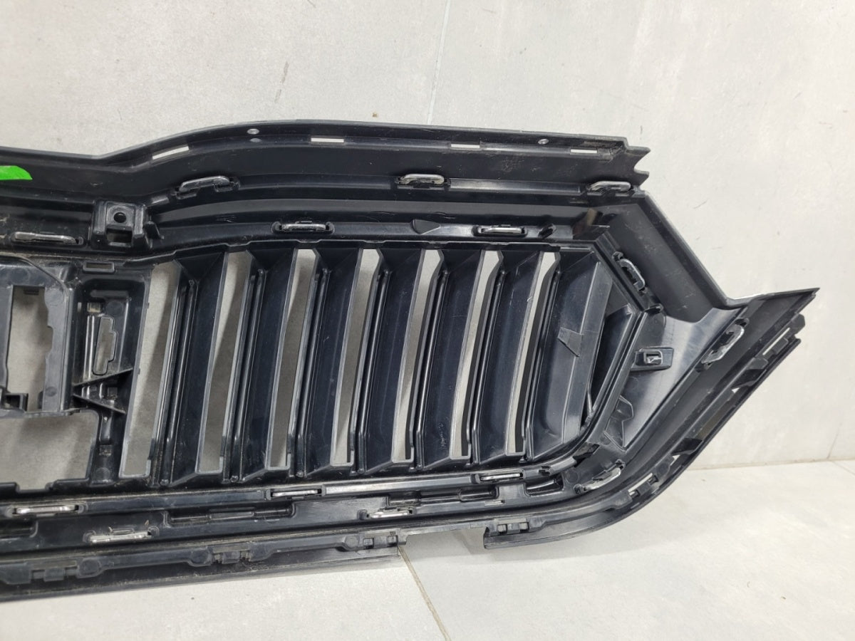 Maska (grill) atrapa zderzaka prednja Skoda Octavia 4 IV 5E3 19-23