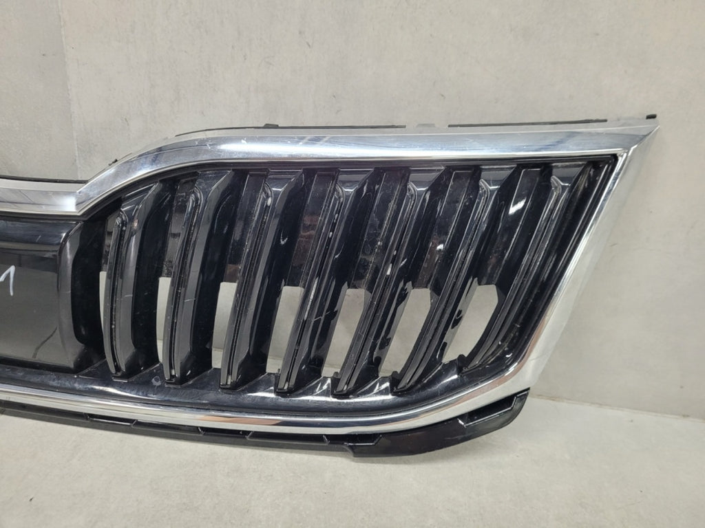 Maska (grill) atrapa zderzaka prednja Skoda Octavia 3 III 5E0 Lift 17-20