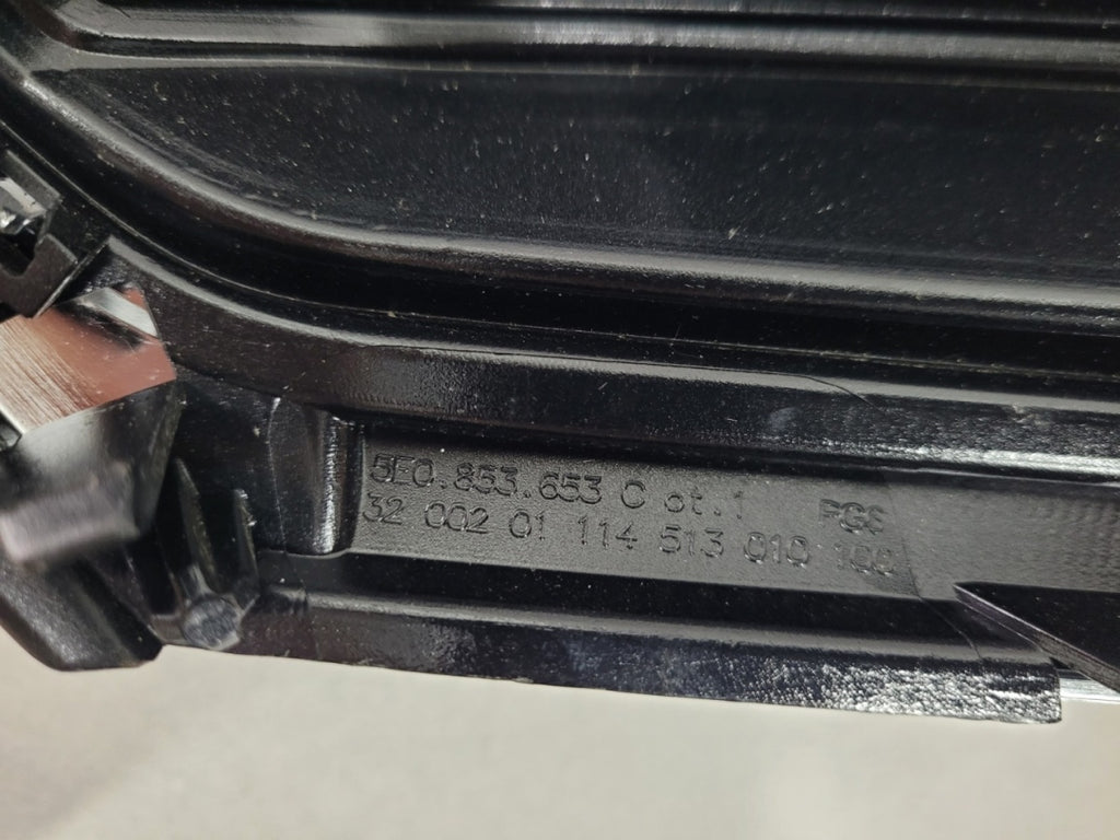 Maska (grill) atrapa zderzaka prednja Skoda Octavia 3 III 5E0 Lift 17-20