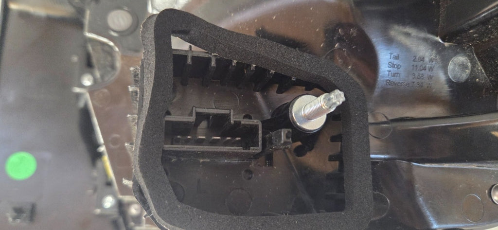 komplet LAMP TYLNYCH lijevi desni OPEL FRONTERA LED 24- 9848766680 9848766880