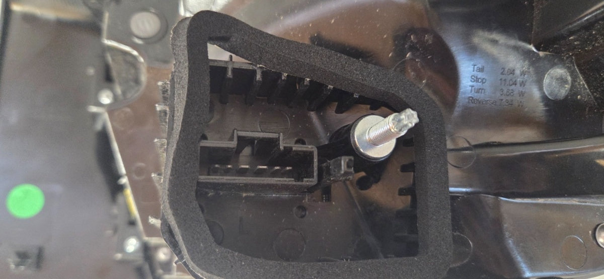 komplet LAMP TYLNYCH lijevi desni OPEL FRONTERA LED 24- 9848766680 9848766880