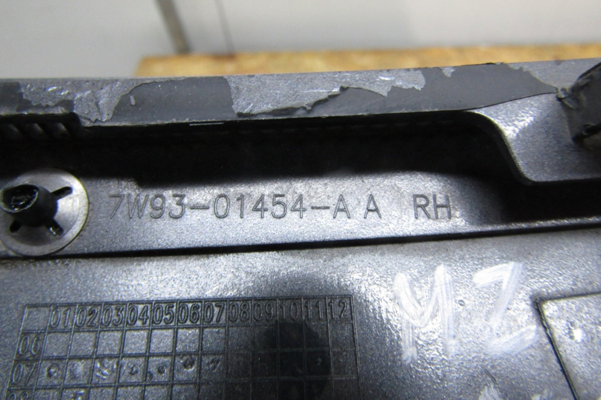 Blatobran lajsna PŁETWA WLOT A Jaguar XF X250 08-11