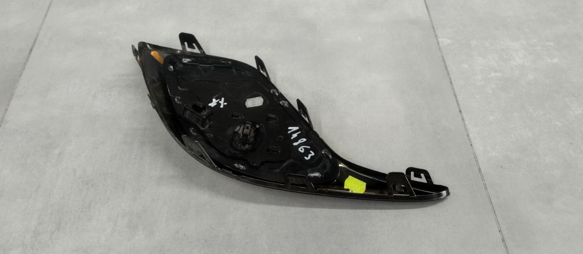 Rešetka EMBLEMAT desna RH MERCEDES MAYBACH EQS SUV X296 OE A2968852602