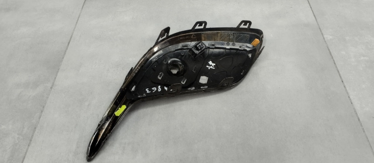 Rešetka EMBLEMAT desna RH MERCEDES MAYBACH EQS SUV X296 OE A2968852602