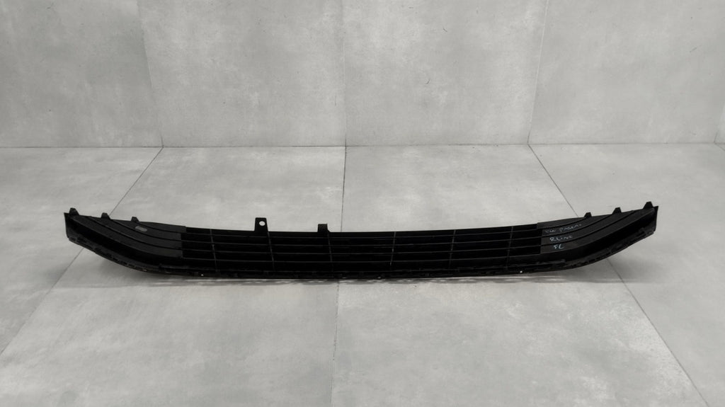 Rešetka branika ŚRODKOWA hrom VW PASSAT B8 GTE 14-19 OEM 3G0853677B