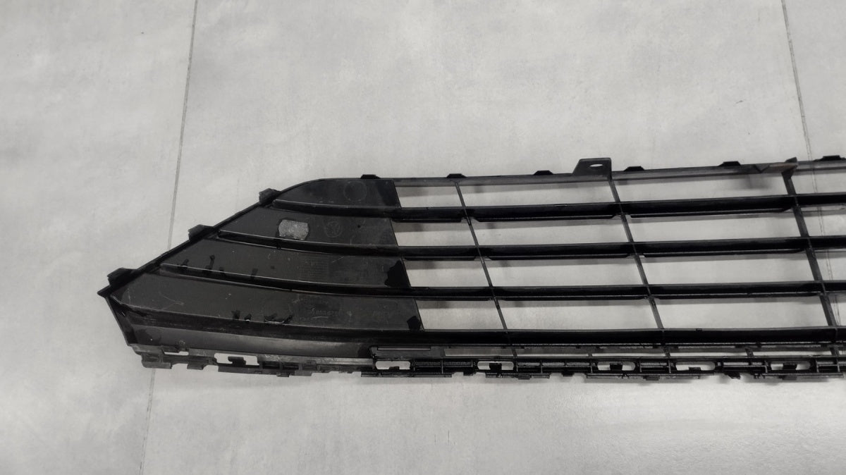Rešetka branika ŚRODKOWA hrom VW PASSAT B8 GTE 14-19 OEM 3G0853677B