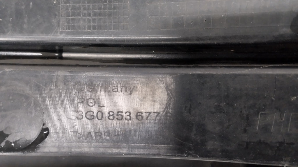 Rešetka branika ŚRODKOWA hrom VW PASSAT B8 GTE 14-19 OEM 3G0853677B