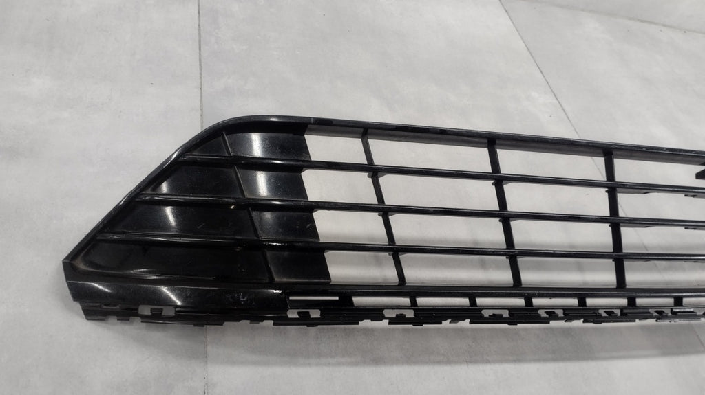 Rešetka branika ŚRODKOWA hrom VW PASSAT B8 GTE 14-19 OEM 3G0853677B