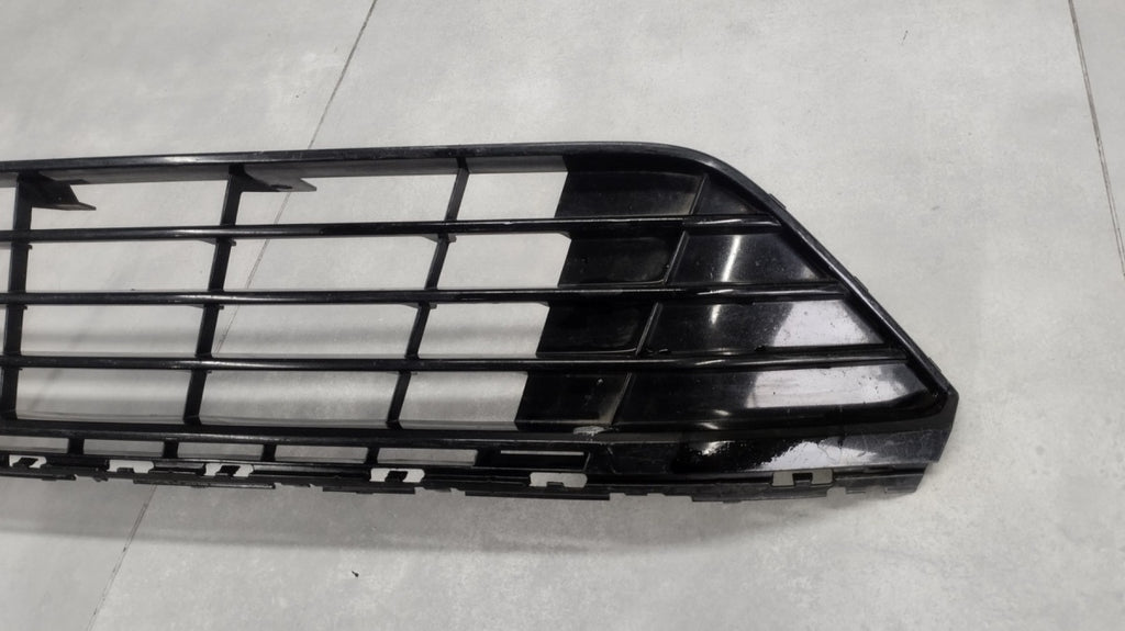 Rešetka branika ŚRODKOWA hrom VW PASSAT B8 GTE 14-19 OEM 3G0853677B