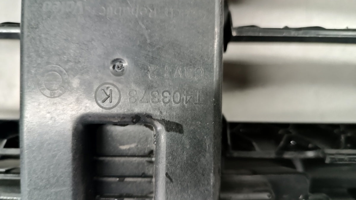 Usmjerivač zraka Roleta Żaluzja BMW X1 U11 5A112F9