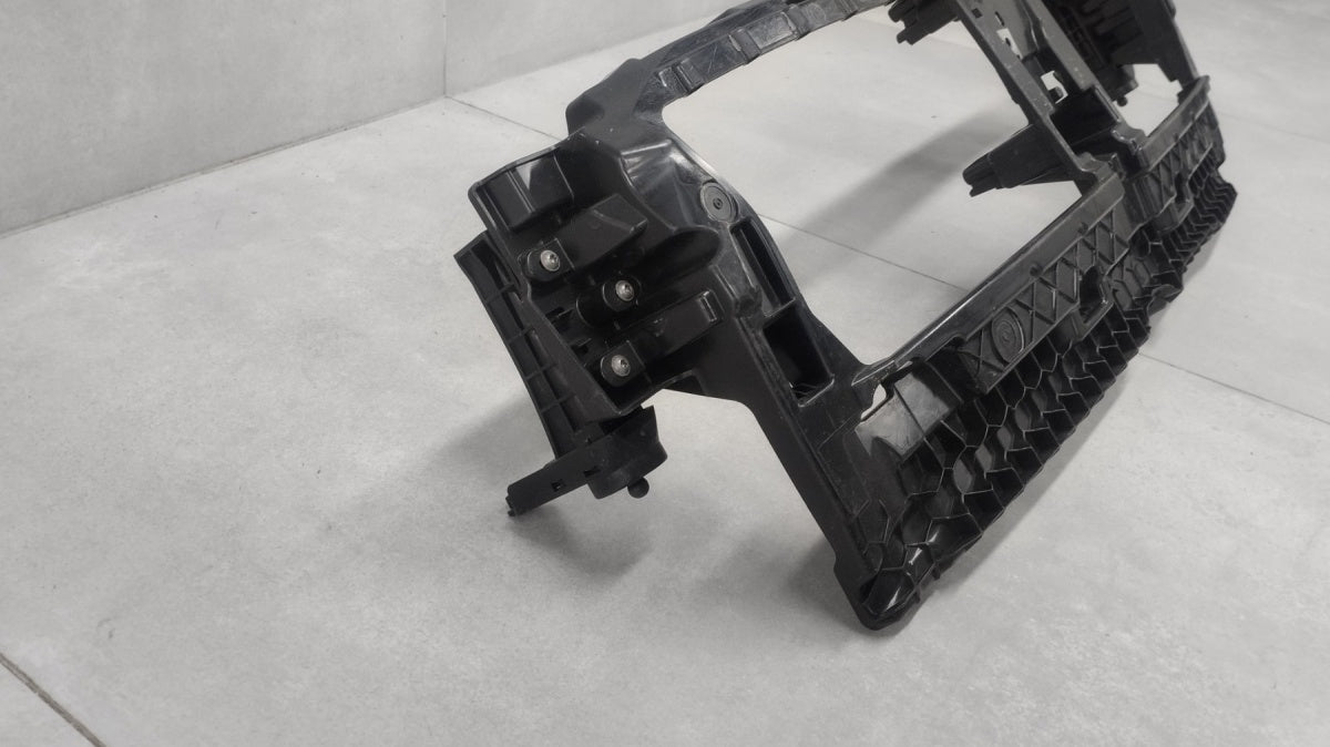 Usmjerivač zraka stelaż wlot BMW 4 G22 20- 18715610
