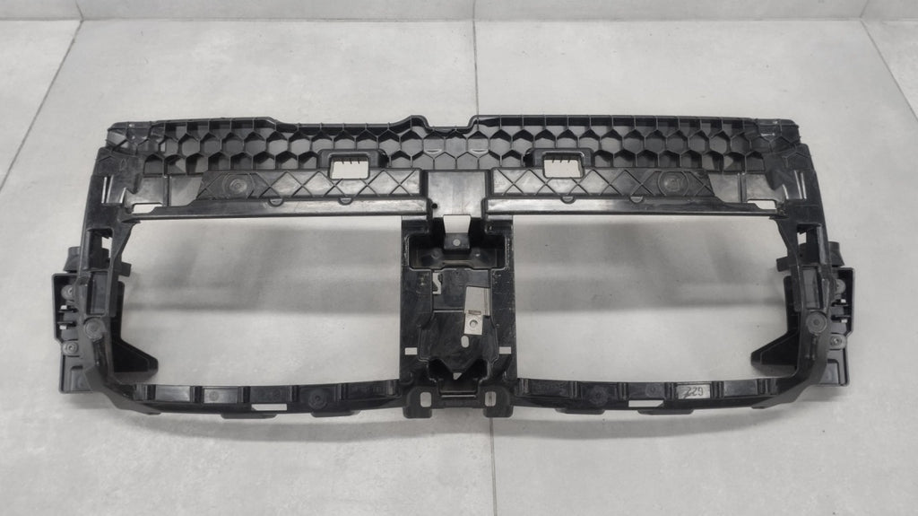 Usmjerivač zraka stelaż wlot BMW 4 G22 20- 18715610