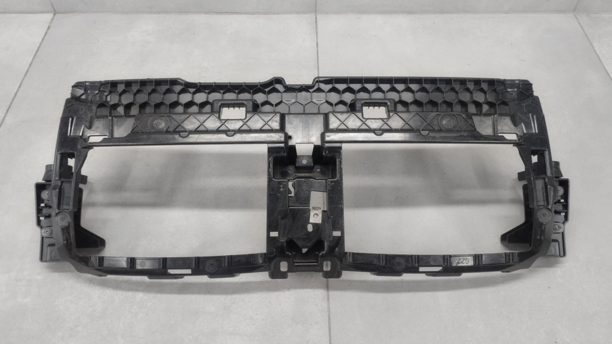 Usmjerivač zraka stelaż wlot BMW 4 G22 20- 18715610