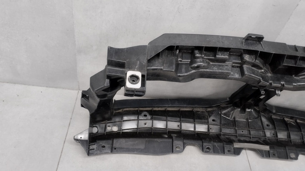 Usmjerivač zraka KANAŁ GÓRA BMW XM G09 2022- WLOT OEM 51749451352