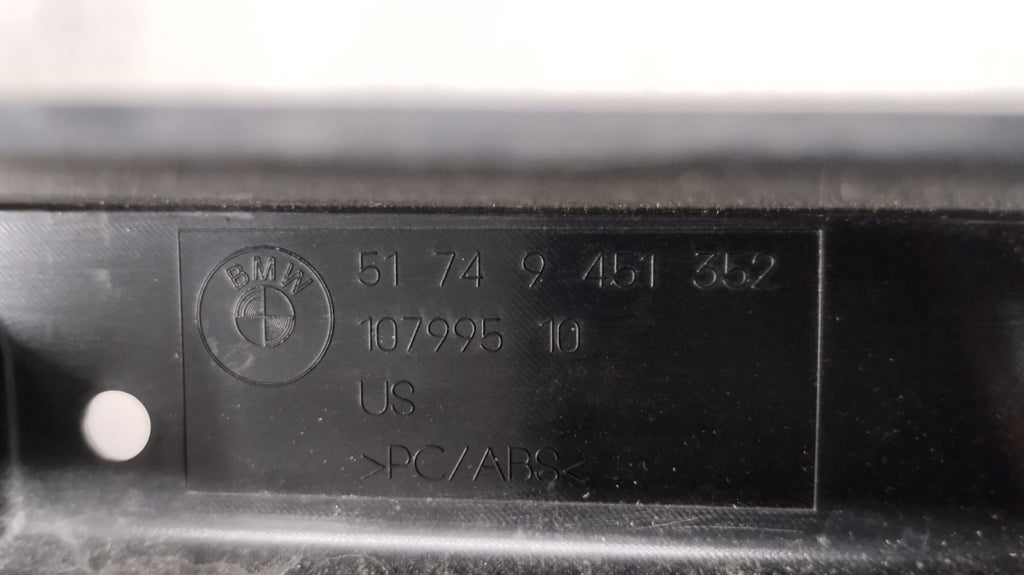 Usmjerivač zraka KANAŁ GÓRA BMW XM G09 2022- WLOT OEM 51749451352