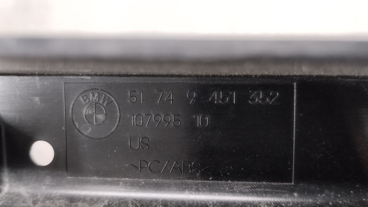 Usmjerivač zraka KANAŁ GÓRA BMW XM G09 2022- WLOT OEM 51749451352