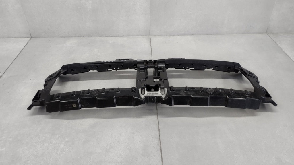 Maska (grill) Mocowanie pasa stelaż a kierownica wlot powietrza BMW 4 G26