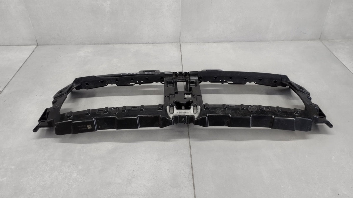 Maska (grill) Mocowanie pasa stelaż a kierownica wlot powietrza BMW 4 G26