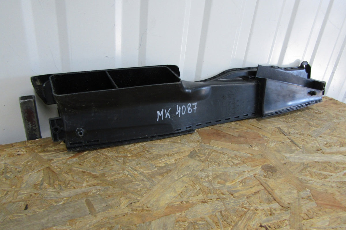 Usmjerivač zraka wlot VW AUDI SEAT SKODA 2Q 2Q0129509A